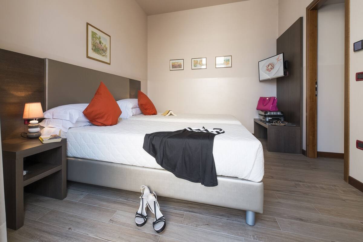 In-room safe, cribs/infant beds, free WiFi, bed sheets