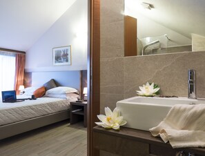 In-room safe, cribs/infant beds, free WiFi, bed sheets