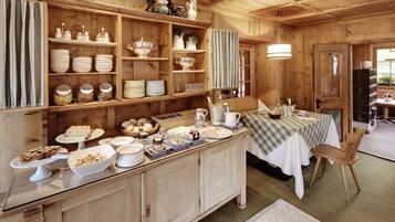 Free daily breakfast