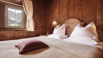 Habitación doble | Caja fuerte, wifi gratis, ropa de cama