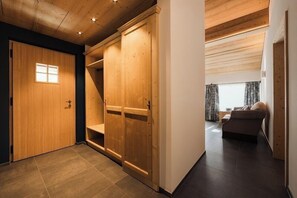 Apartment | Living area | LCD TV - Berghotel Ladinia (Corvara in Badia)