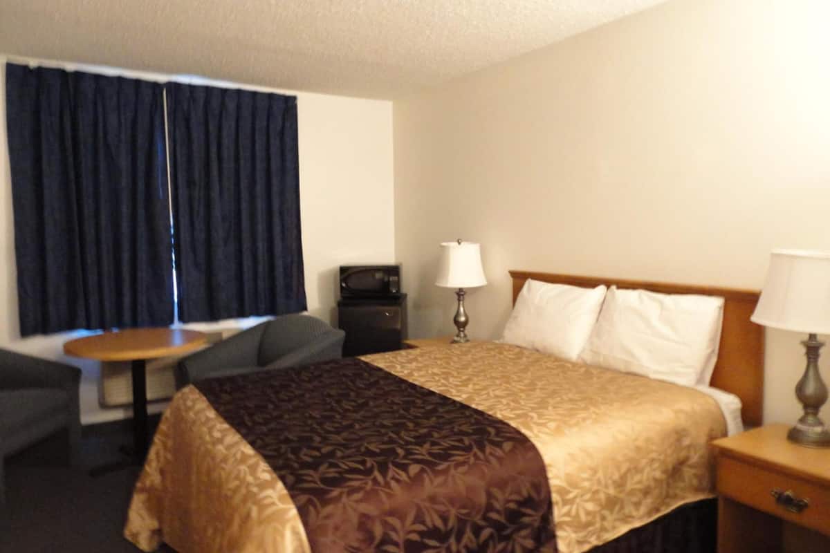 desk, blackout curtains, free cots/infant beds, free wifi