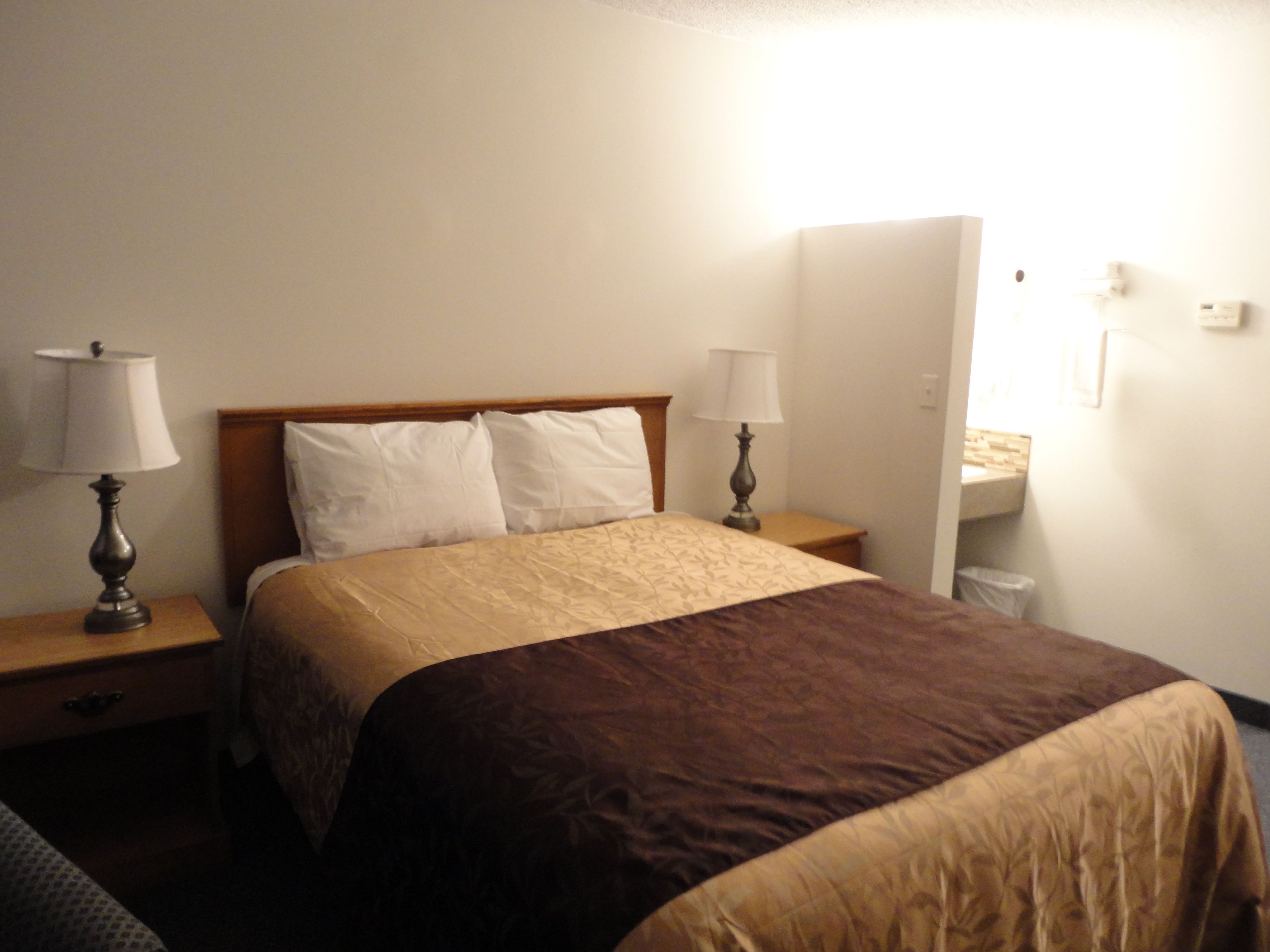 standard room, 1 queen bed | desk, blackout curtains, free cots/infant beds, free wifi