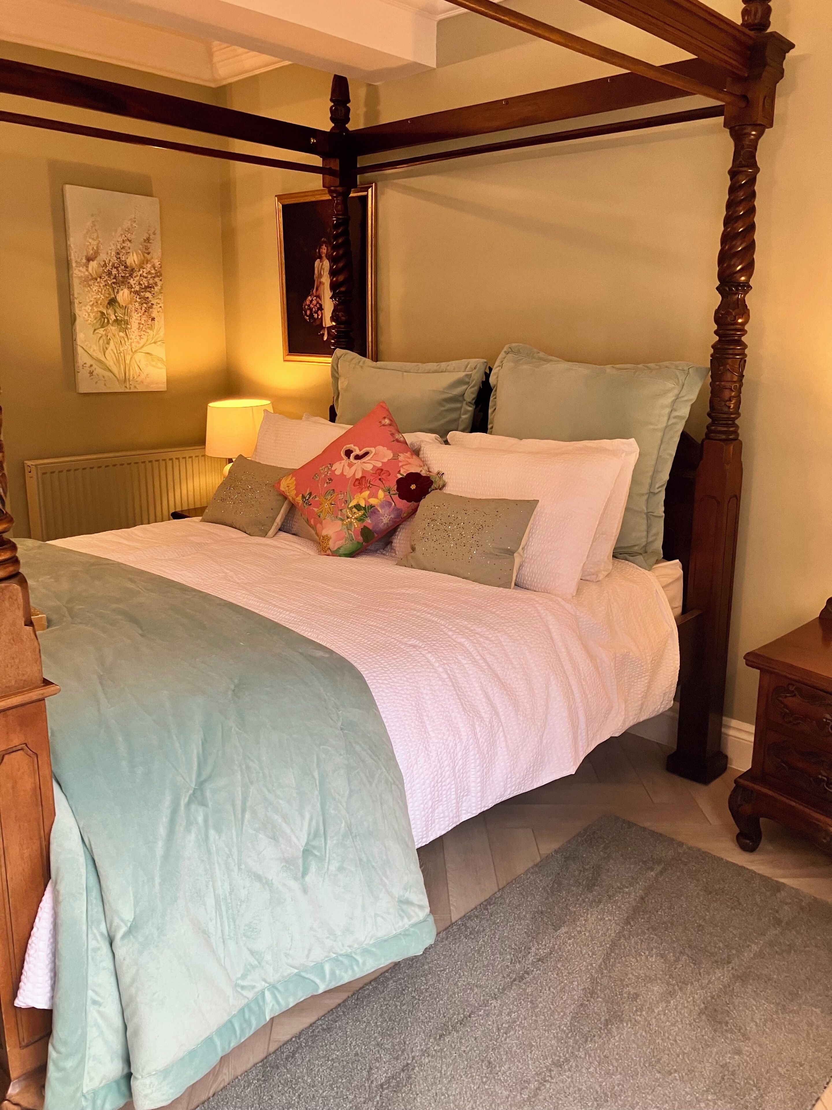 Suite (Queen Anne)