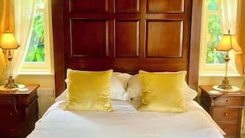 Romantic Double Room (Four Poster Bed)