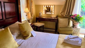 Romantic Double Room (Four Poster Bed) | Hypo-allergenic bedding, Select Comfort beds, desk, blackout drapes