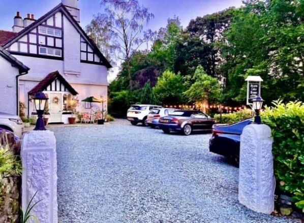 Front of property - Storrs Gate House (Windermere)