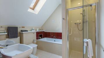 Superior Double Room, Ensuite, Garden View (Shell) | Bathroom