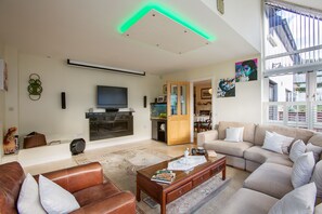 Bar lounge