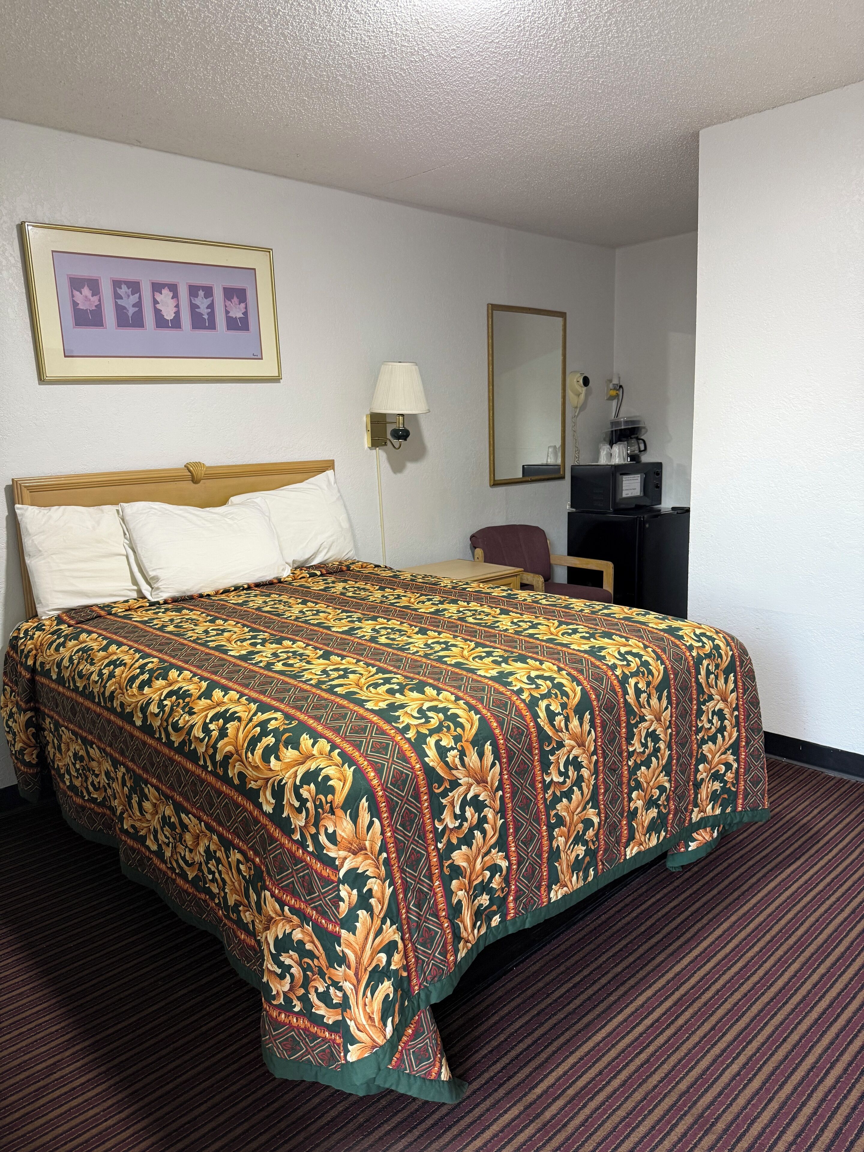 Chambre Standard, 1 très grand lit | Bureau, chambres insonorisées, Wi-Fi gratuit, draps fournis