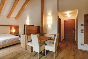 Suite, Balcony, Mountain View | Premium bedding, down comforters, pillowtop beds, minibar - Sayonara Nature & Wellness Hotel (Primiero San Martino di Castrozza)