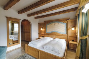 Superior Double Room, Balcony | Premium bedding, down comforters, pillowtop beds, minibar