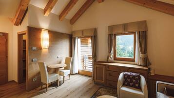 Suite, Balcony, Mountain View | Premium bedding, down comforters, pillowtop beds, minibar