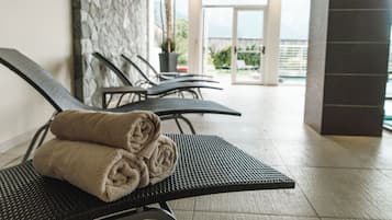 Behandlingsrum för par, bastu, bubbelpool och Ängbastu