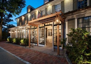 Property entrance - General Warren (Malvern)