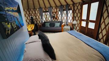 Cabin, Multiple Beds, Ocean View, Oceanfront | Blackout drapes, bed sheets