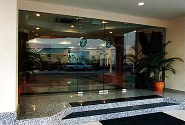 Exterior detail - Traders Inn (Bandar Seri Begawan)