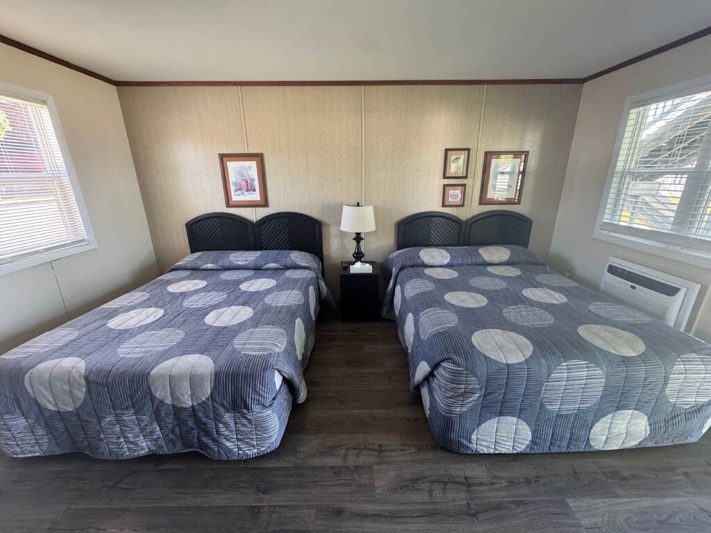 Zimmer, 2 Queen-Betten