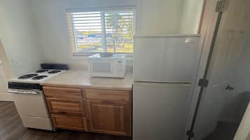 Feriehus - 2 dobbeltsenge | Privat køkken | Mikrobølgeovn