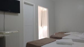 Zweibettzimmer | Minibar, Bügeleisen/Bügelbrett, kostenloses WLAN