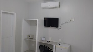 Minibar, iron/ironing board, free WiFi