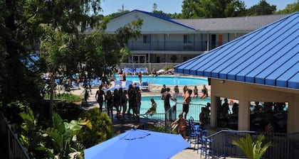 Islander Inn