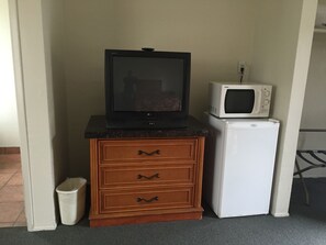 Room amenity - Golden Hills Motel (Tehachapi)