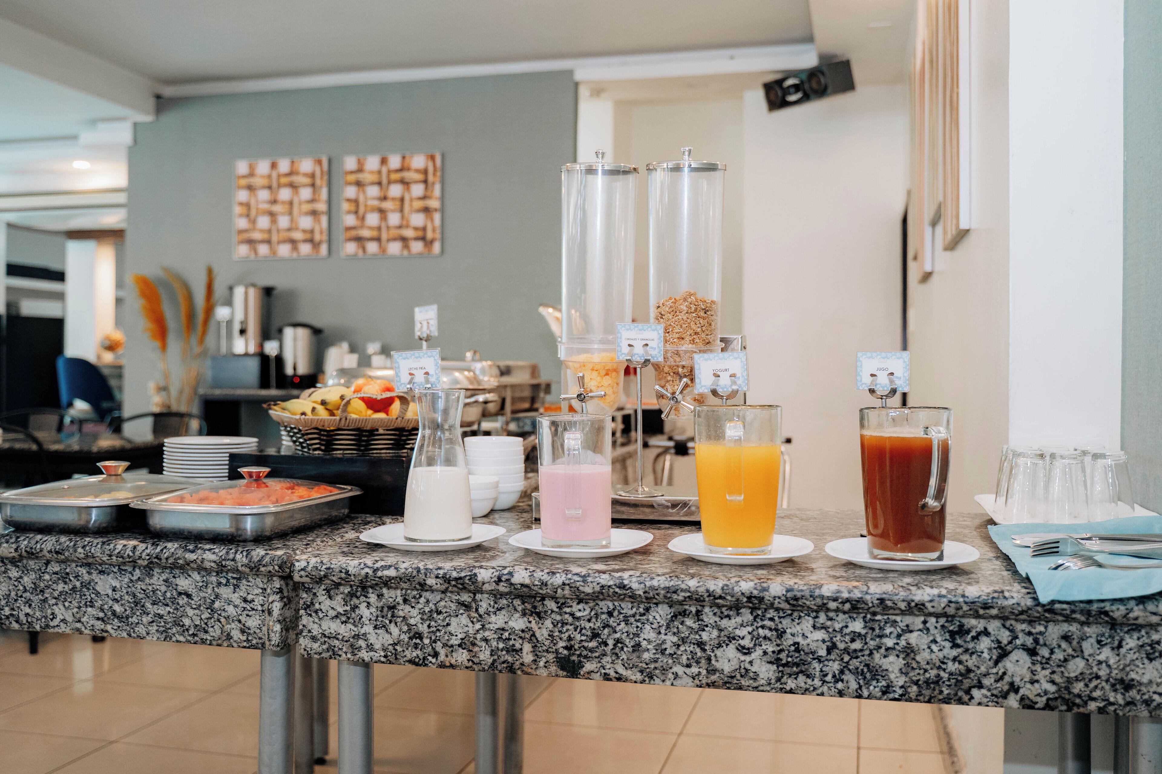 Café da manhã continental grátis todos os dias