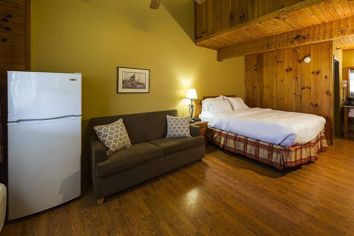 1 habitación, tabla de planchar con plancha, wifi gratis y ropa de cama