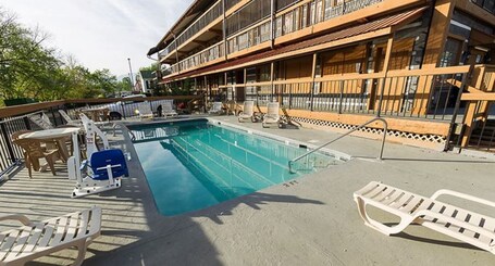 Timbers Lodge - Image 9