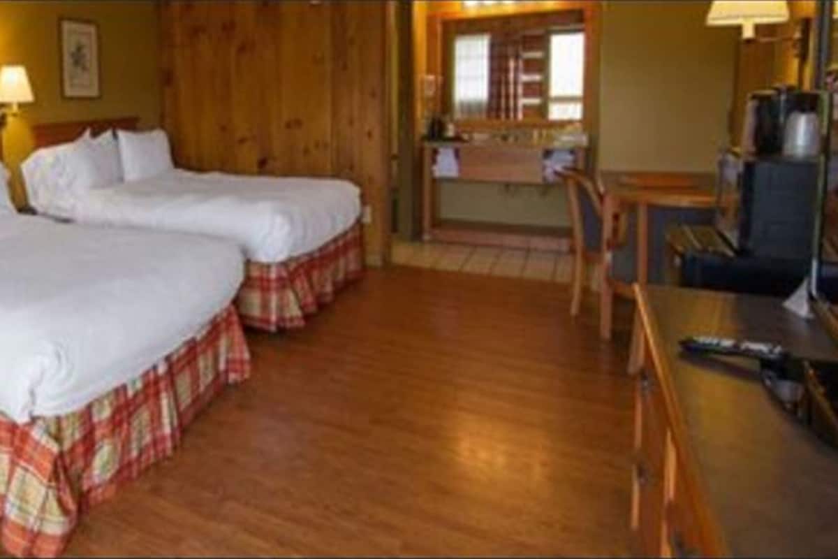 1 habitación, tabla de planchar con plancha, wifi gratis y ropa de cama