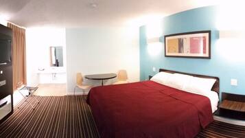 Kamar Standar, 1 Tempat Tidur King, Bebas Asap Rokok | Meja kerja, setrika/meja setrika, dan Wi-Fi gratis