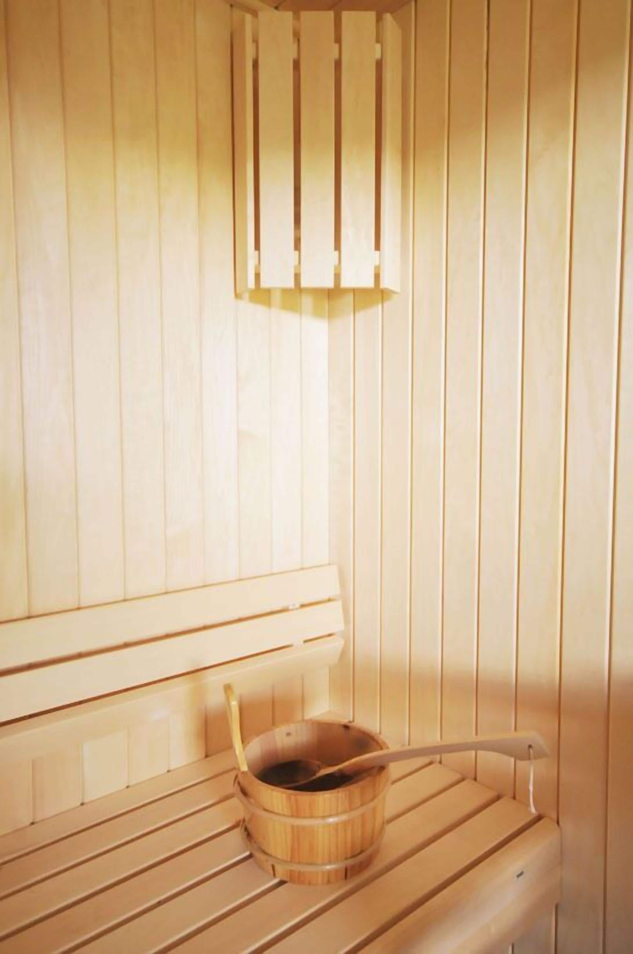 sauna, hot tub, body treatments, hydrotherapy, hot stone massages