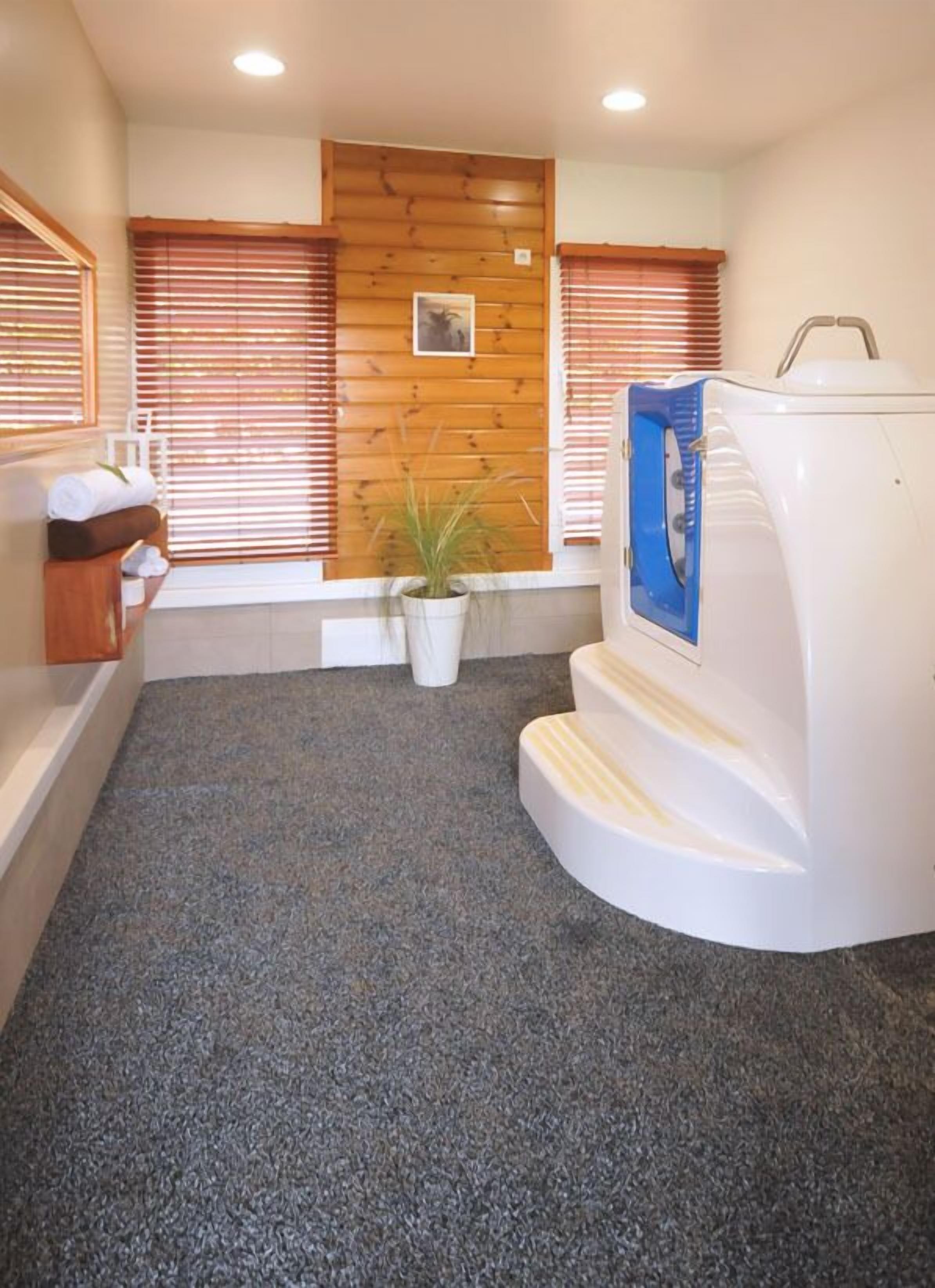 sauna, hot tub, body treatments, hydrotherapy, hot stone massages