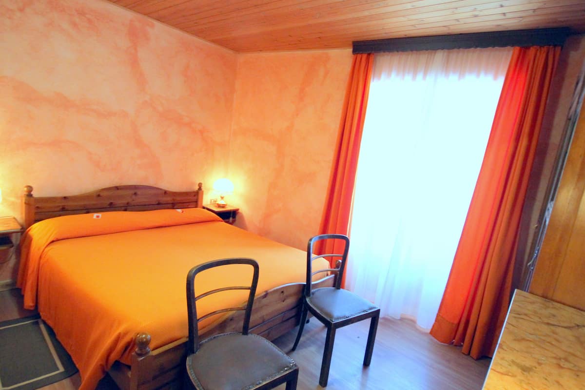 Double or Twin Room | Desk, free cribs/infant beds, free WiFi