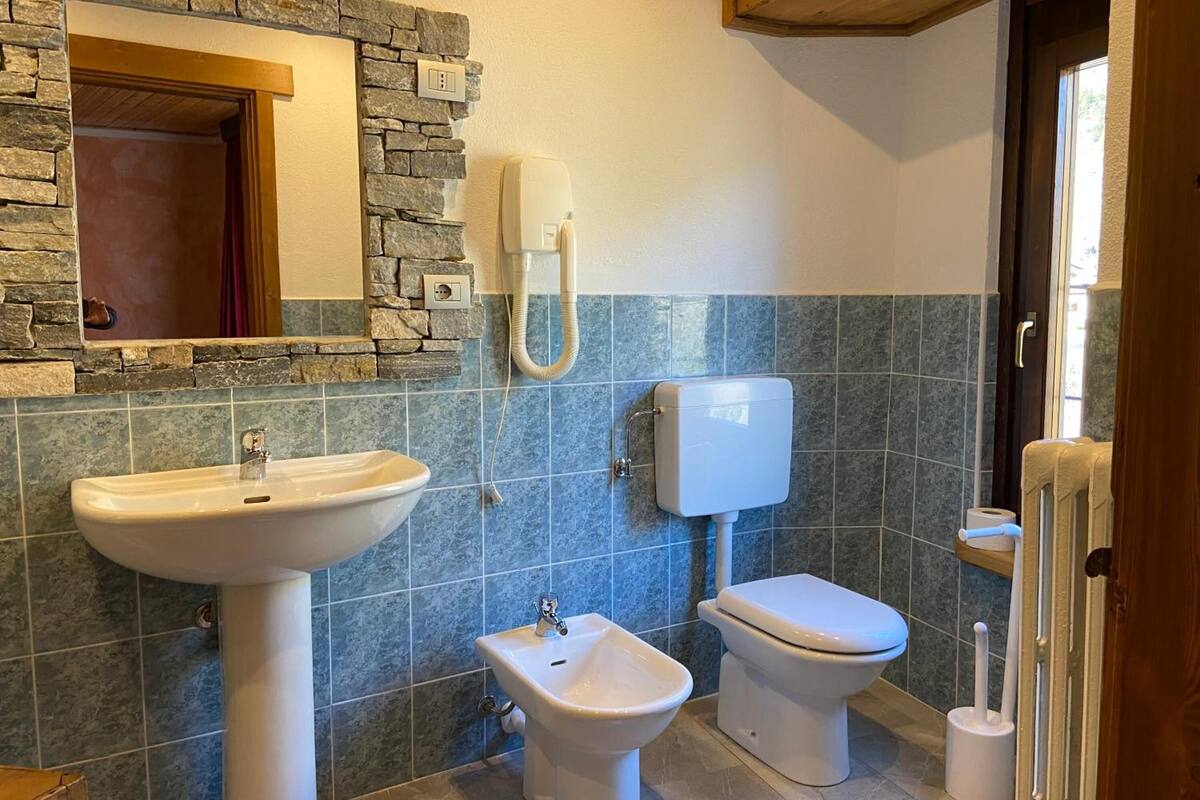 shower, free toiletries, hair dryer, bathrobes