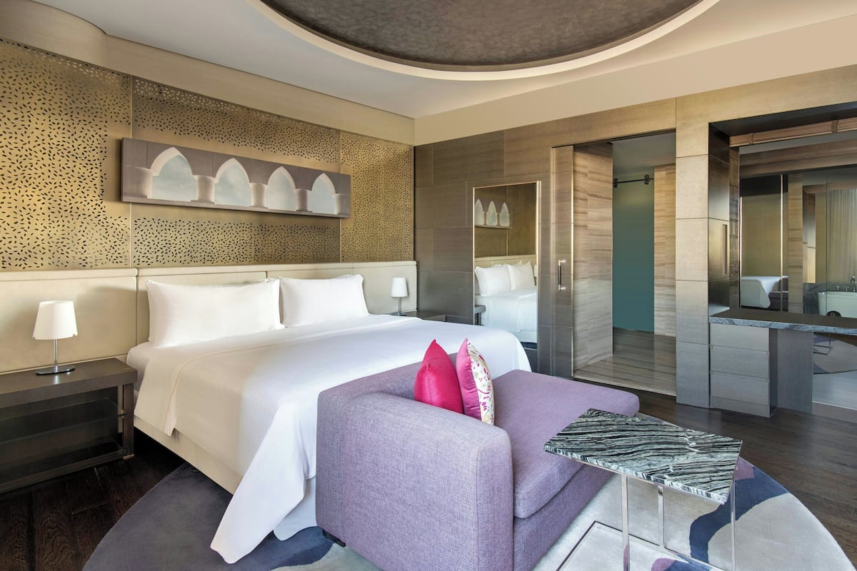 Suite Klub, 2 kamar tidur | 1 kamar tidur, seprai premium, dan selimut bulu angsa