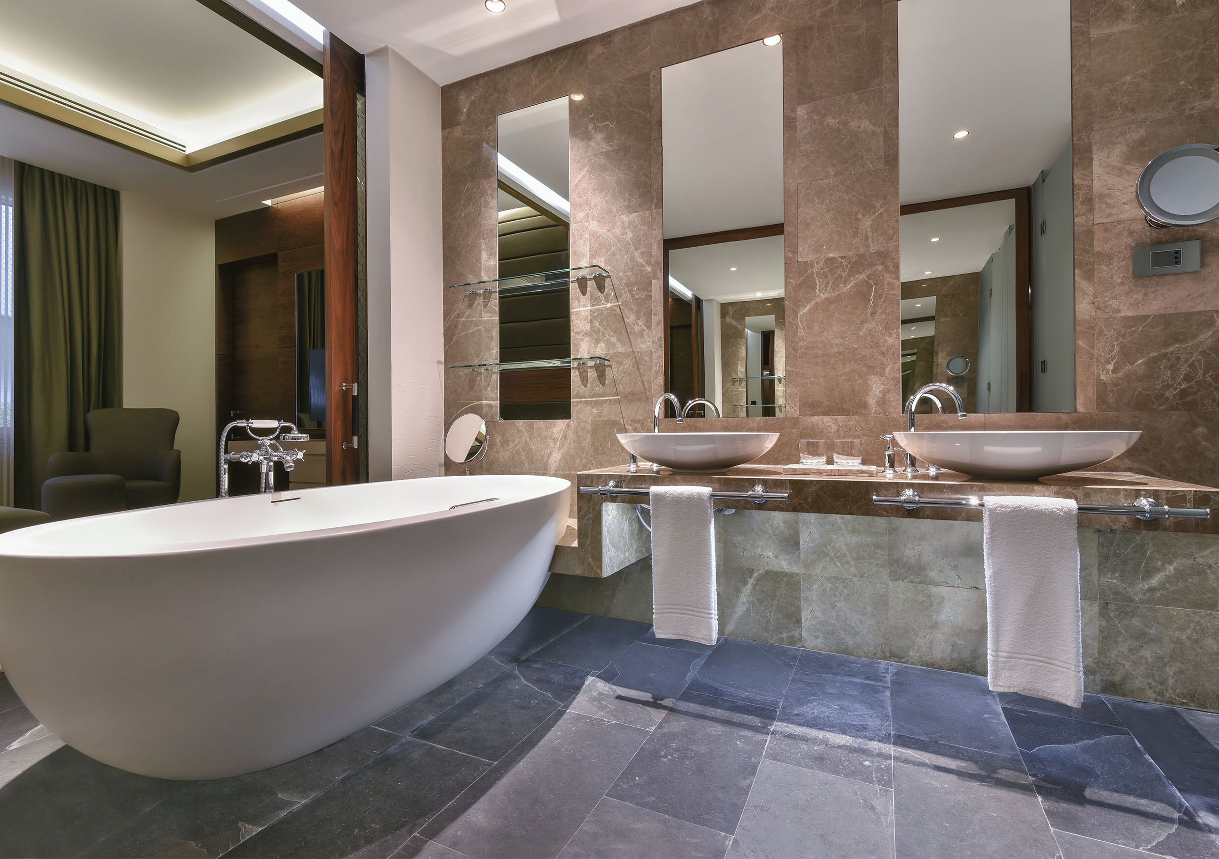 Five-star hotel bathroom in Doha designed with smart LED mirror solutions