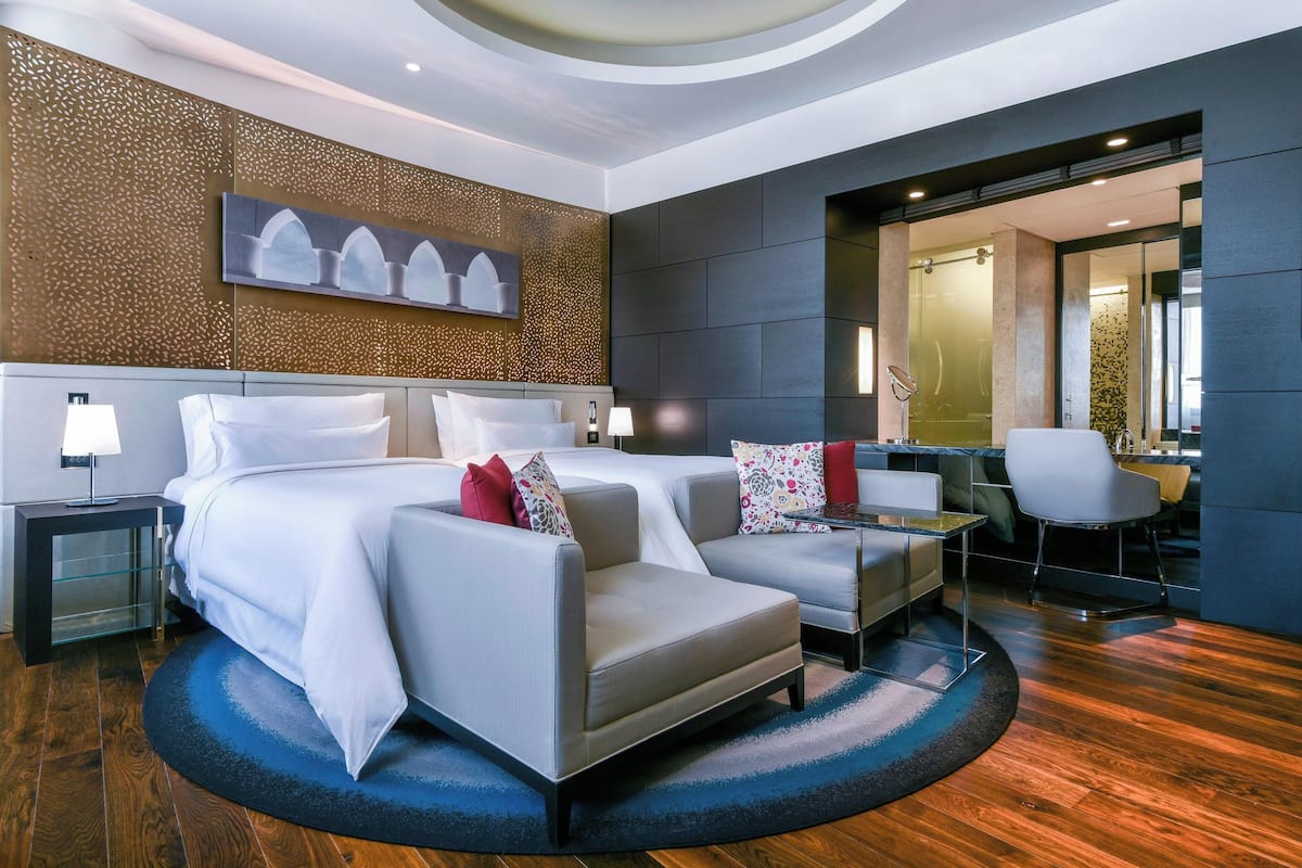 1 kamar tidur, seprai premium, dan selimut bulu angsa