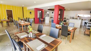 Desayuno buffet incluido todos los días