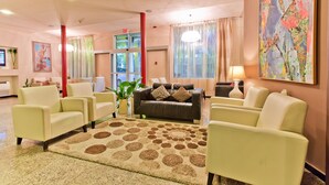 Lobby sitting area - Queens Hotel (Paramaribo)