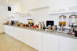 Free daily buffet breakfast