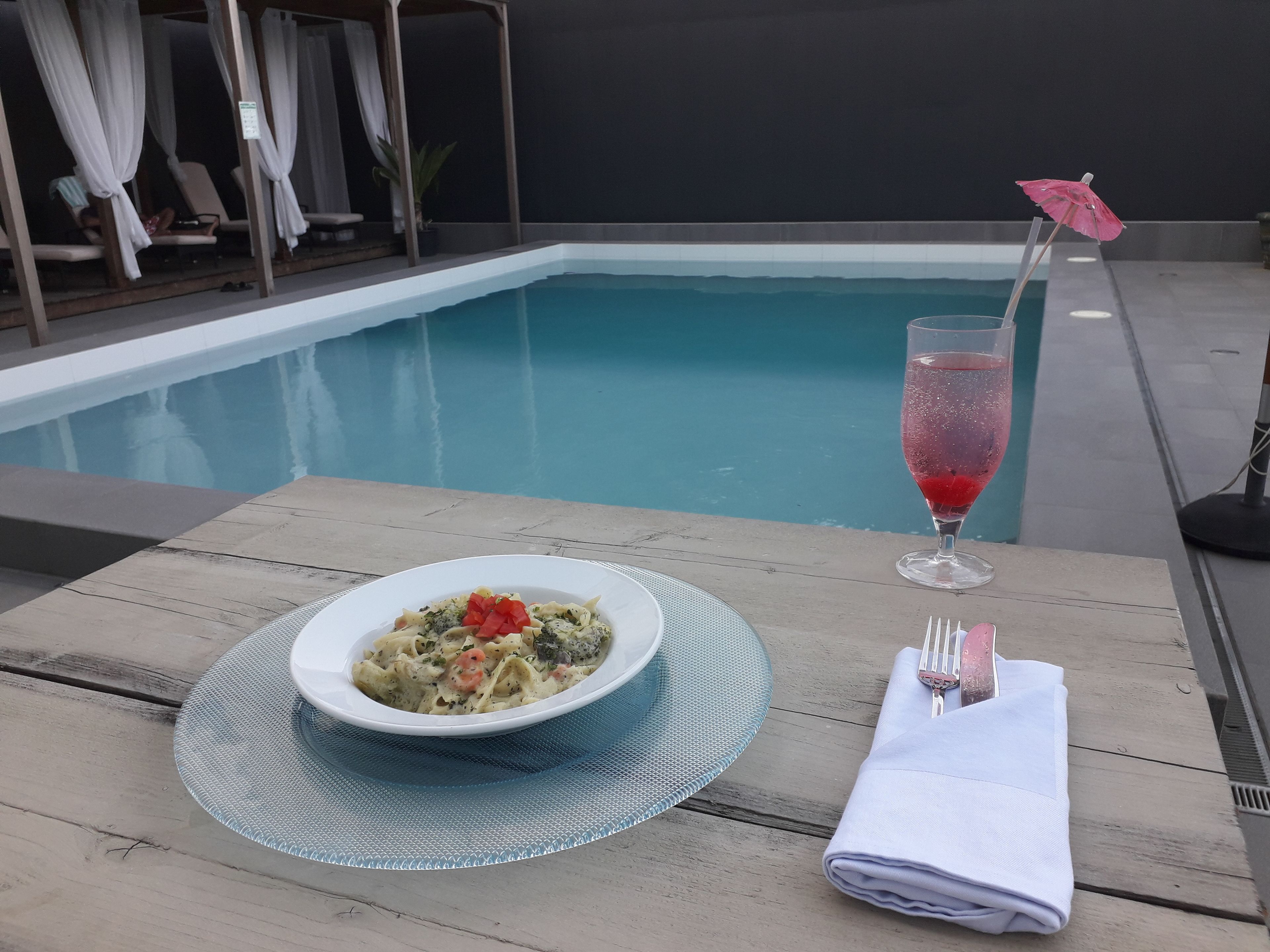 Poolside bar