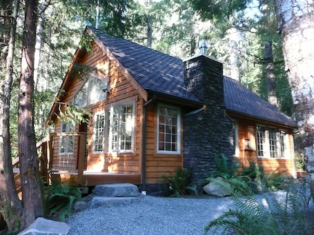 Muir Cabin | Premium bedding