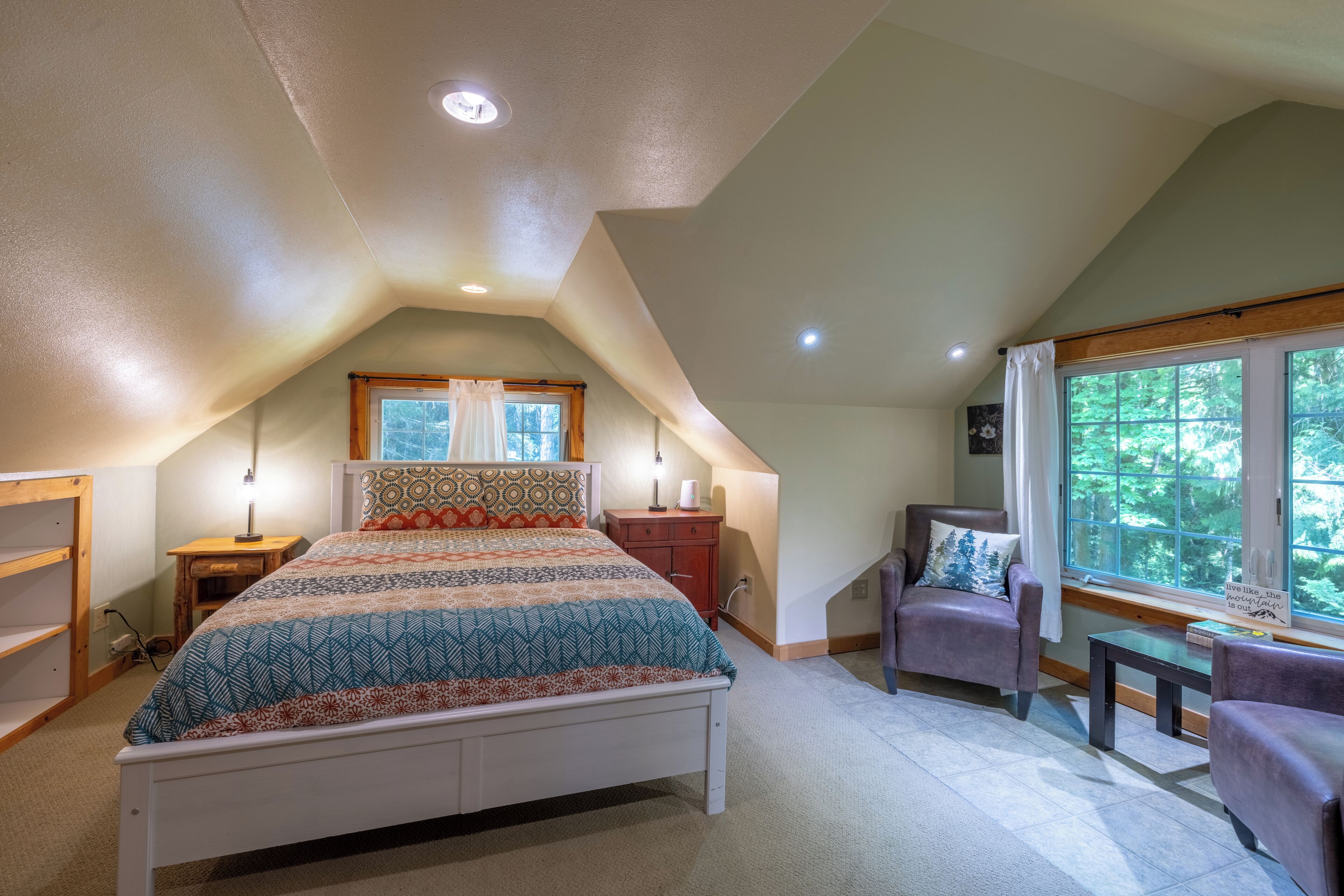 Copper Creekside Cabin | Premium bedding