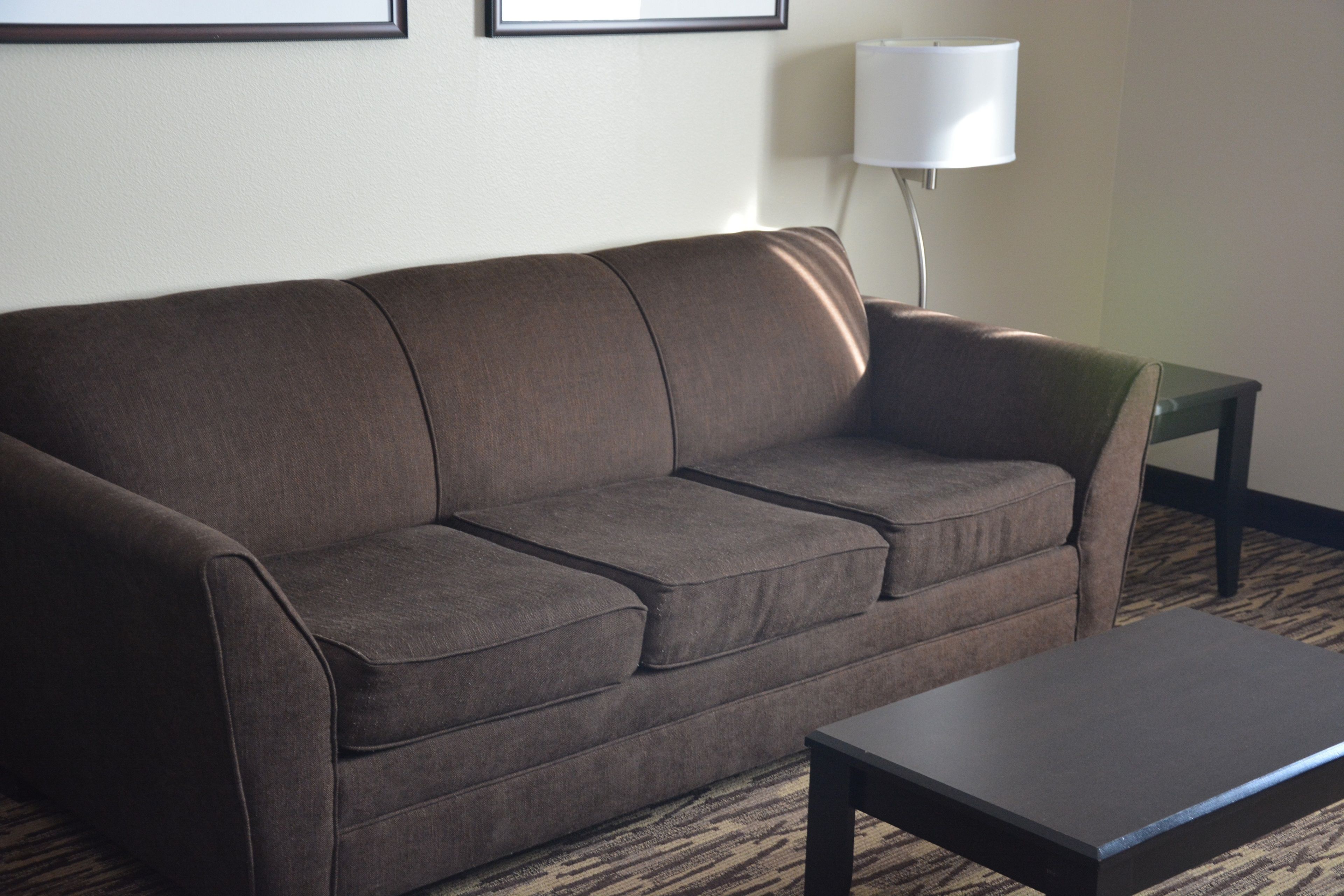 luxury suite, 1 bedroom | living area | 37-inch lcd tv with satellite channels, tv