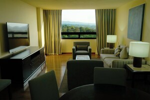 Ropa de cama de alta calidad, escritorio y sistema de insonorización 