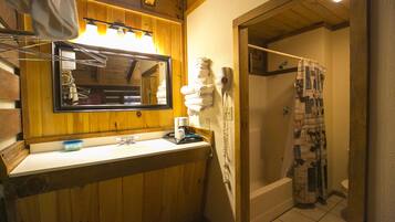 Vòi sen/bồn tắm kết hợp, máy sấy tóc, khăn tắm