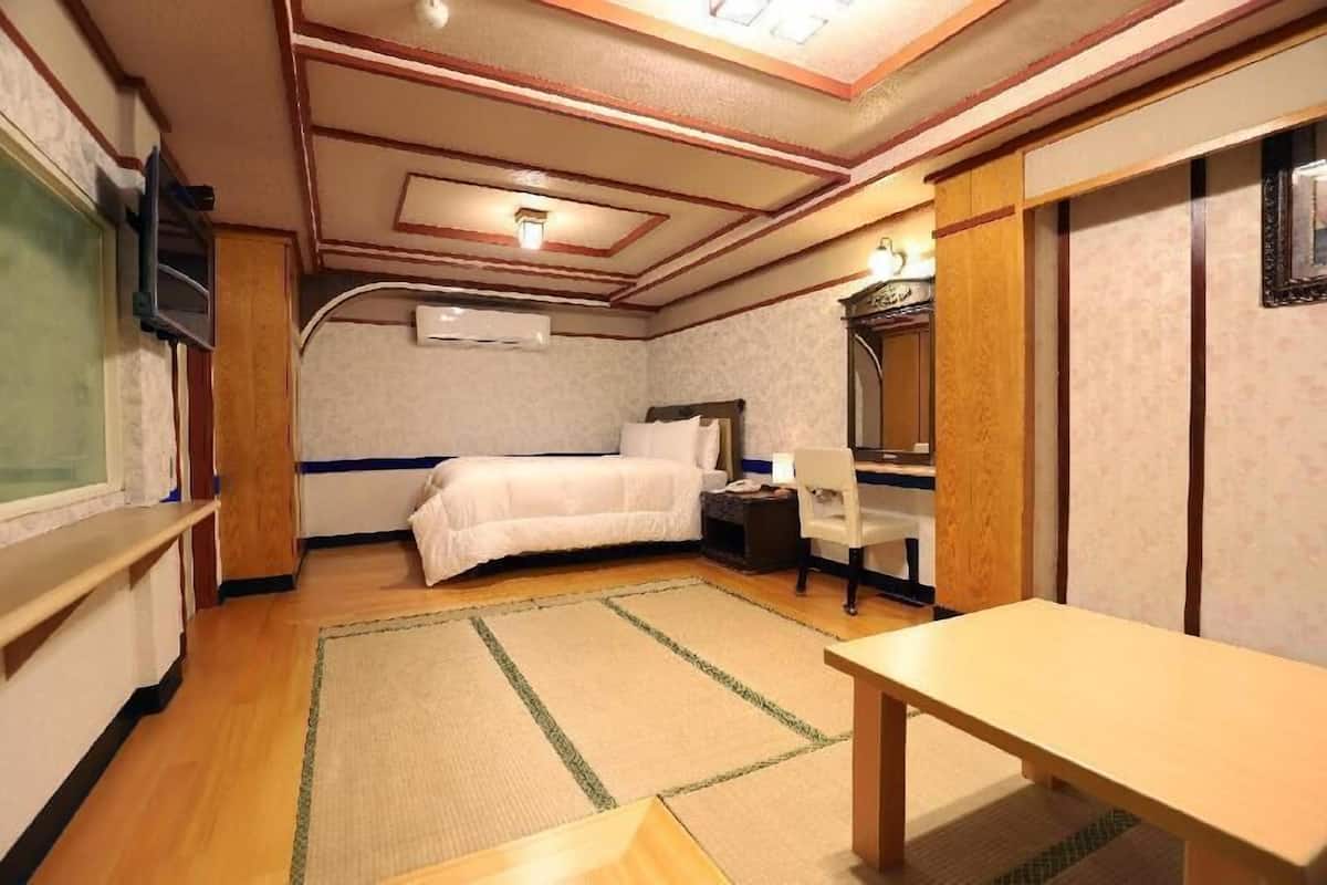 Individuell inredning, mörkläggningsgardiner och gratis wi-fi