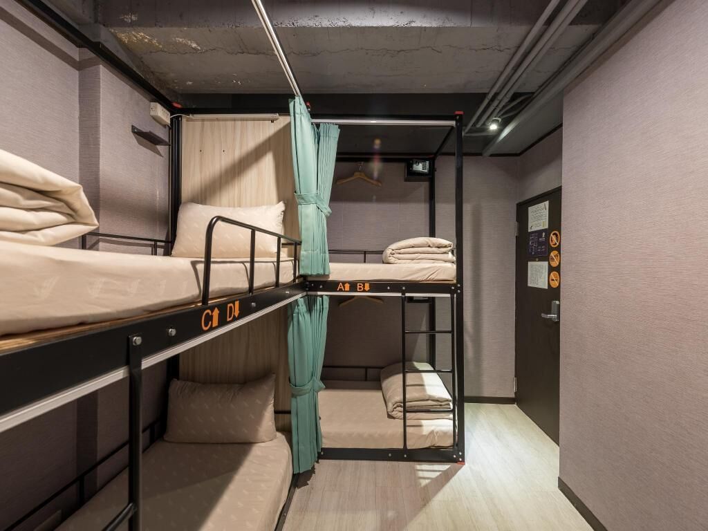 In-room safe, soundproofing, free WiFi, bed sheets